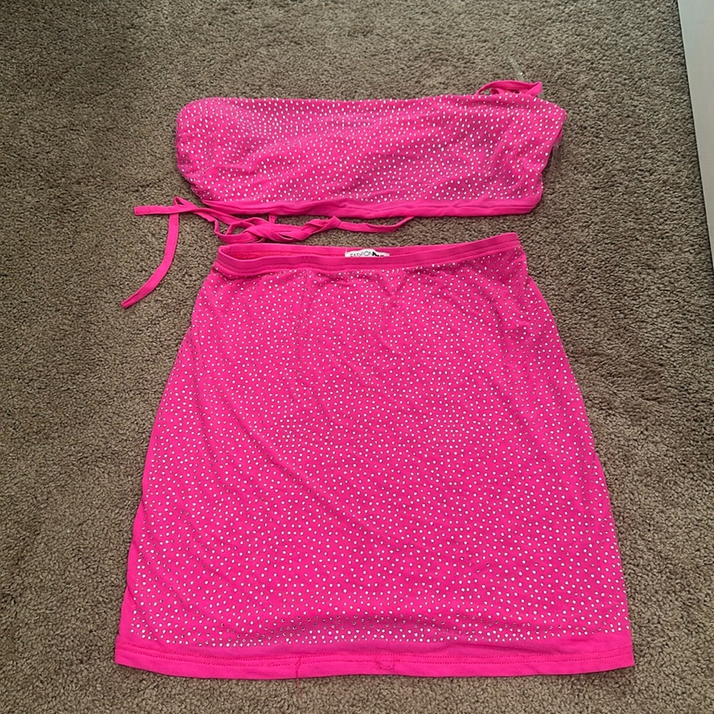 Fashion nova beaded hot pink matching halter top and mini skirt set rave outfit